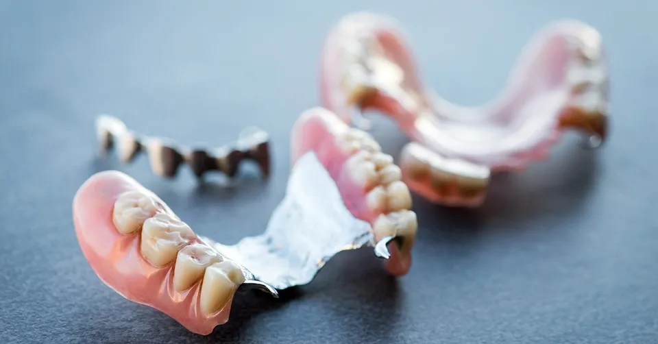 How to Tell if Your Dentures Need Replacing